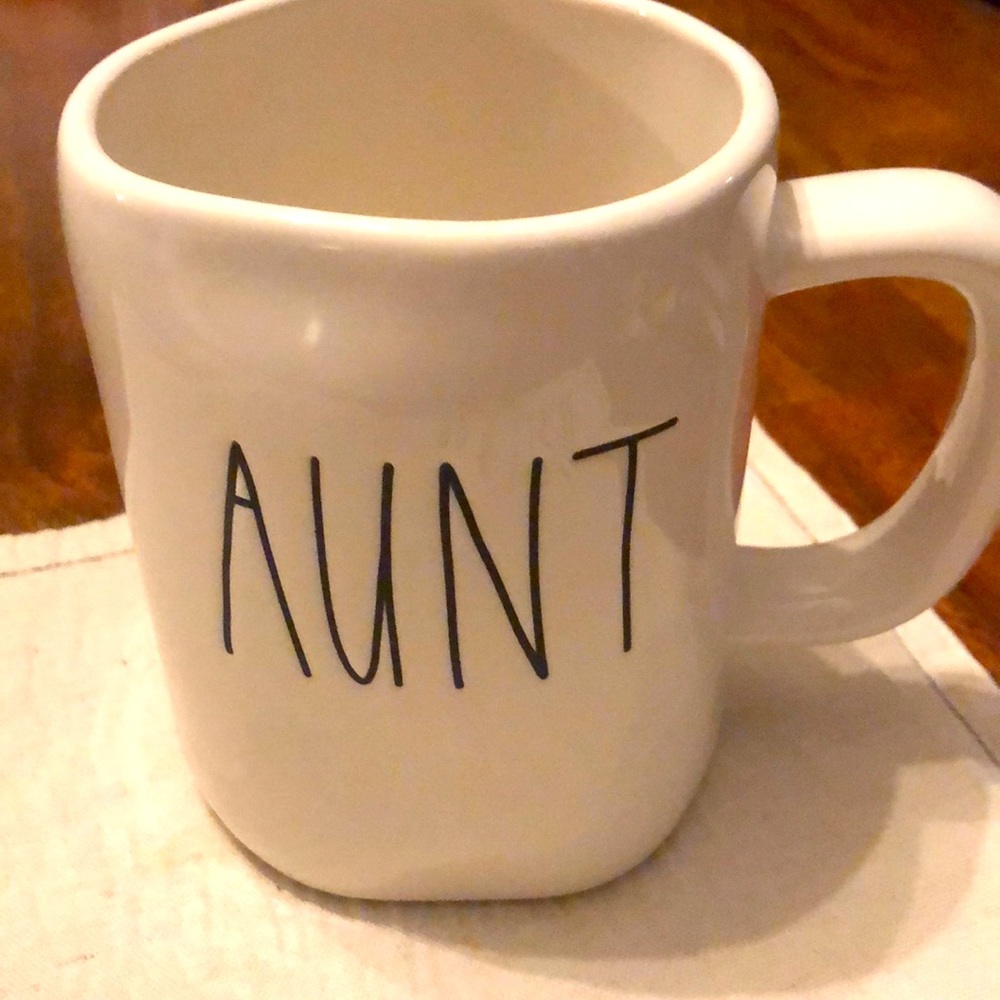 Rae Dunn Aunt Mug
